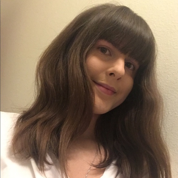 Meet your Posher, Elli - Picture 1 of 1